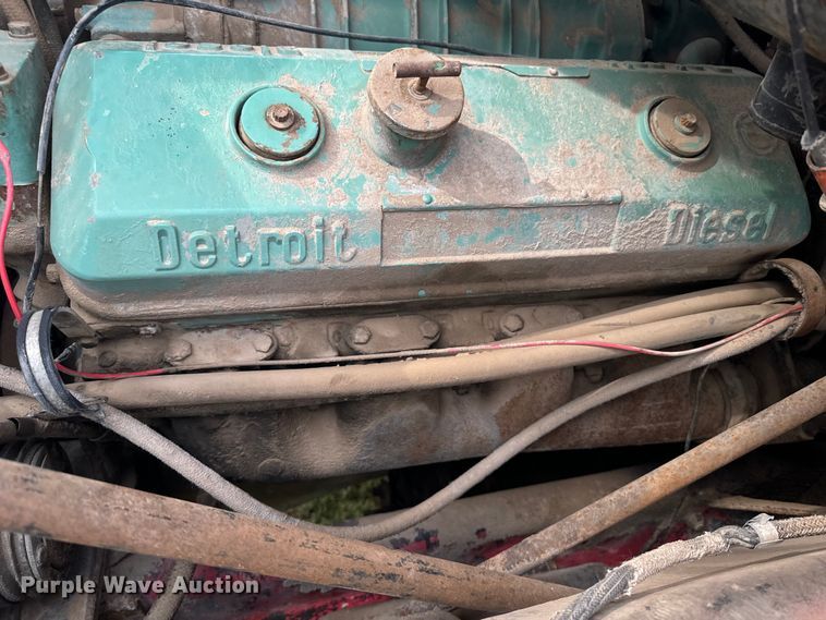 image for item DQ6858 1978 International F5070 truck cab and chassis