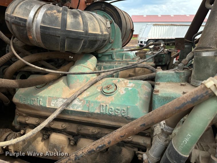 image for item DQ6858 1978 International F5070 truck cab and chassis