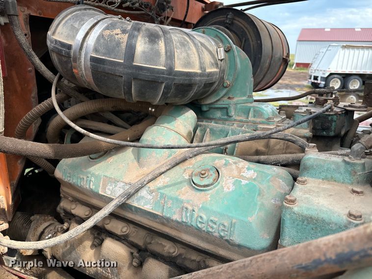 image for item DQ6858 1978 International F5070 truck cab and chassis