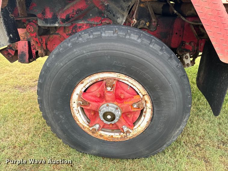 image for item DQ6858 1978 International F5070 truck cab and chassis