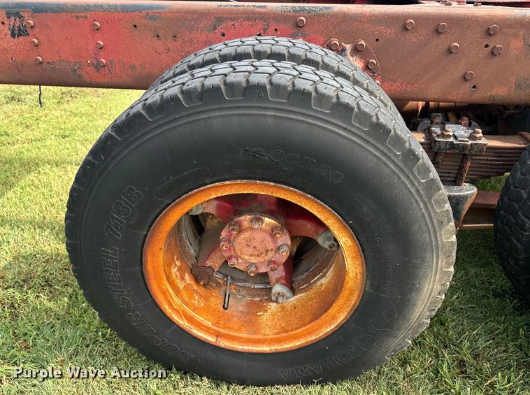 image for item DQ6858 1978 International F5070 truck cab and chassis