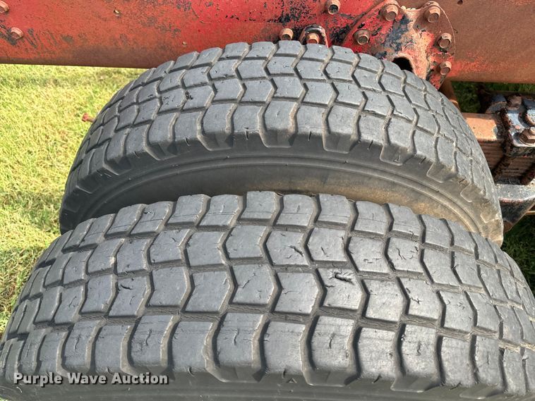 image for item DQ6858 1978 International F5070 truck cab and chassis