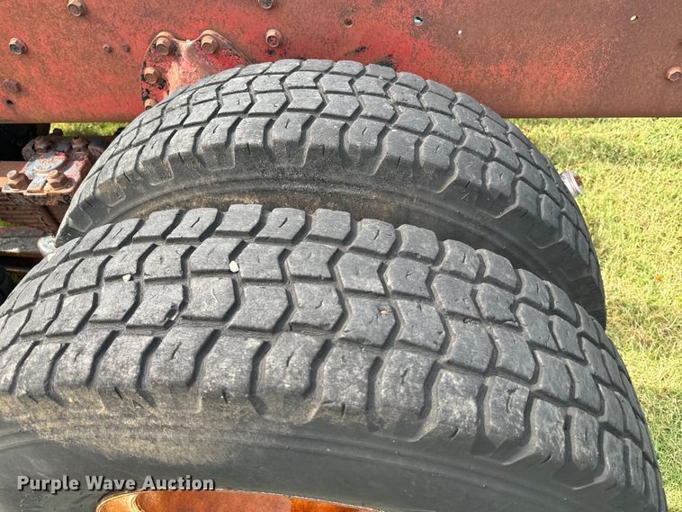 image for item DQ6858 1978 International F5070 truck cab and chassis