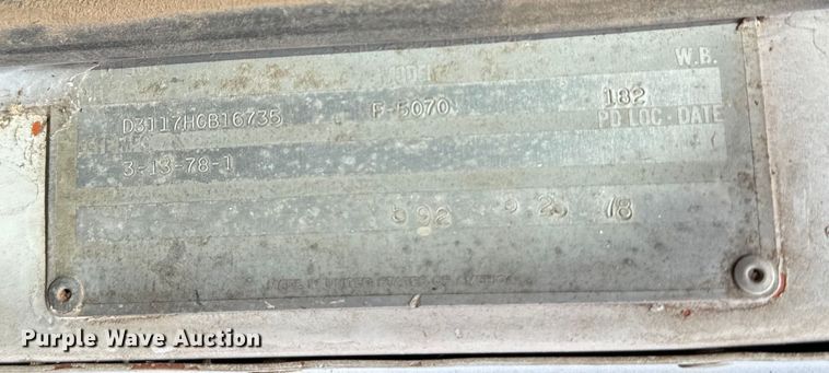 image for item DQ6858 1978 International F5070 truck cab and chassis