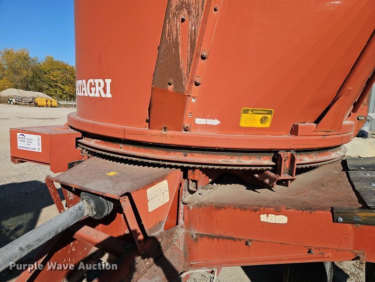 image for item DT7527 Hesston BP25 bale processor