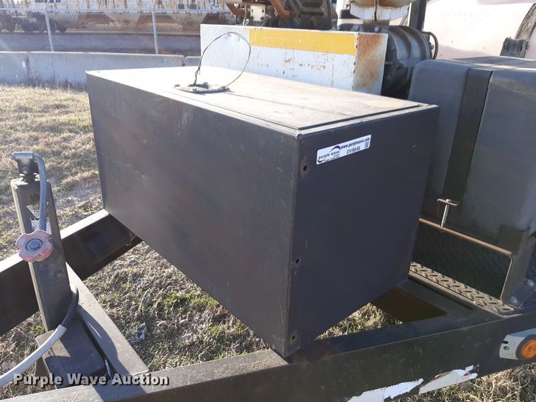 image for item DV9848 2001 Maxley Companies Vacmasters SPV800 vacuum excavator