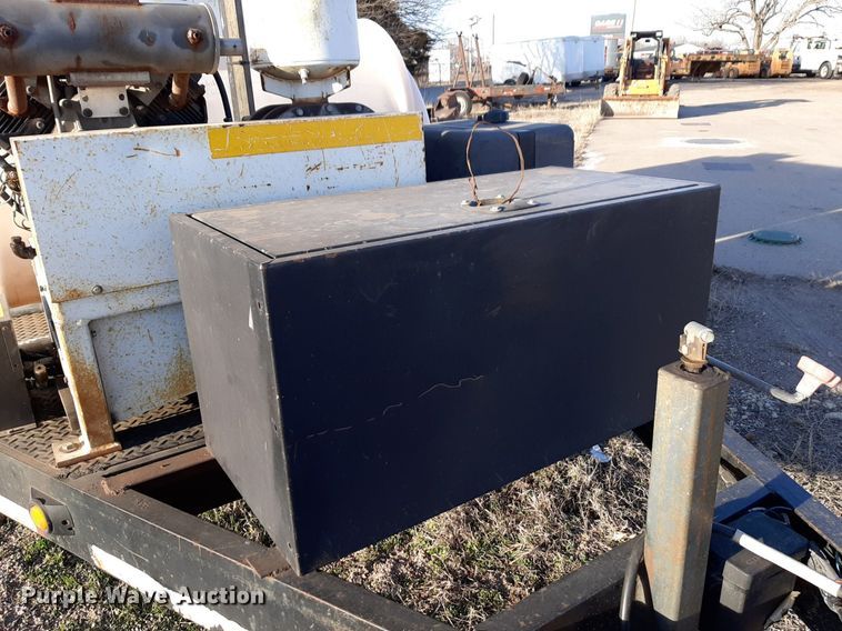 image for item DV9848 2001 Maxley Companies Vacmasters SPV800 vacuum excavator