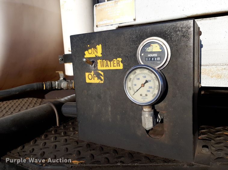 image for item DV9848 2001 Maxley Companies Vacmasters SPV800 vacuum excavator