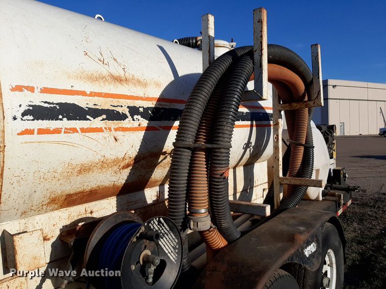 image for item DV9848 2001 Maxley Companies Vacmasters SPV800 vacuum excavator