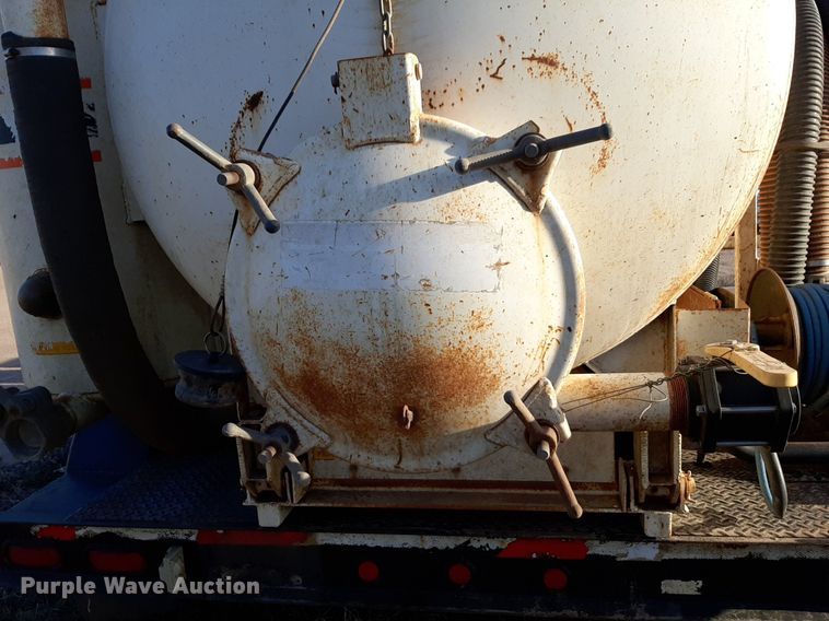 image for item DV9848 2001 Maxley Companies Vacmasters SPV800 vacuum excavator