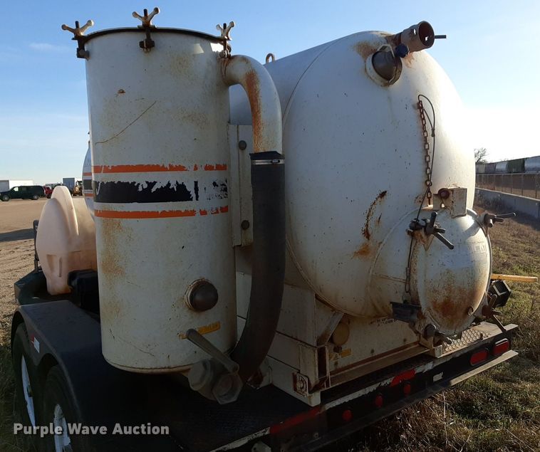 image for item DV9848 2001 Maxley Companies Vacmasters SPV800 vacuum excavator