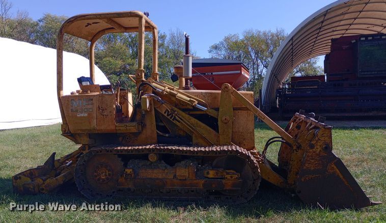 image for item DW0802 Massey Ferguson 300 track loader