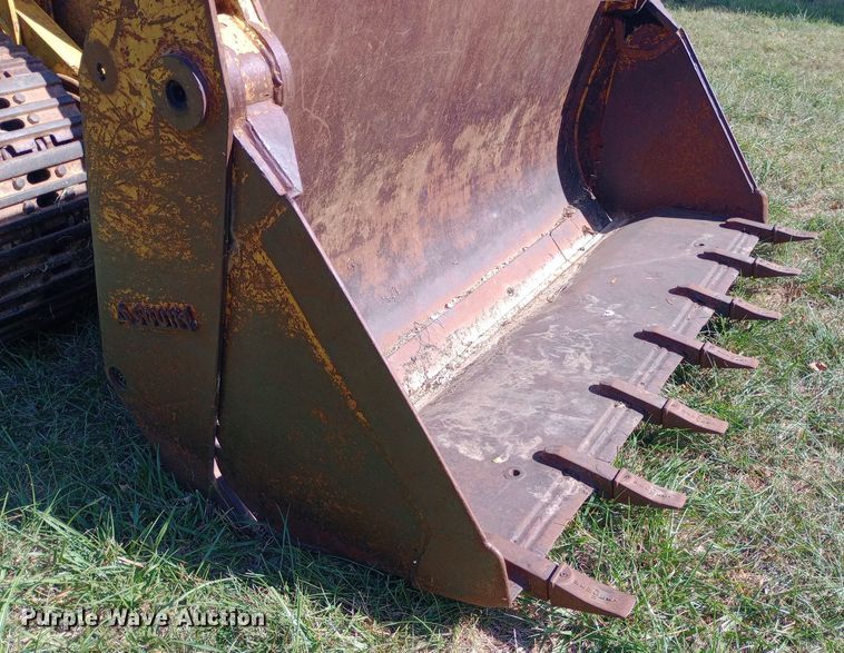 image for item DW0802 Massey Ferguson 300 track loader