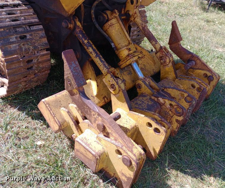 image for item DW0802 Massey Ferguson 300 track loader