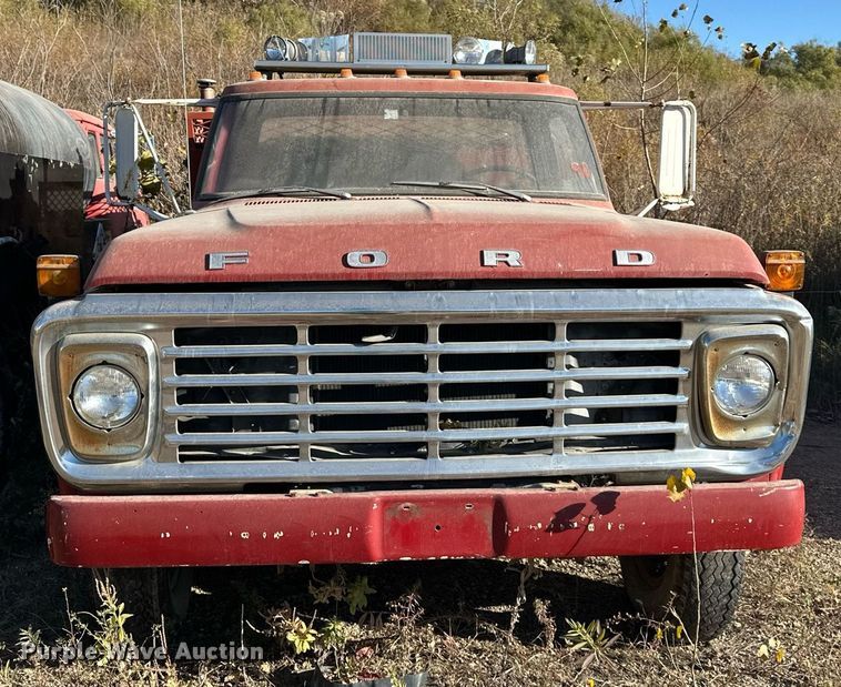 image for item DW2229 1978 Ford F604F fire truck