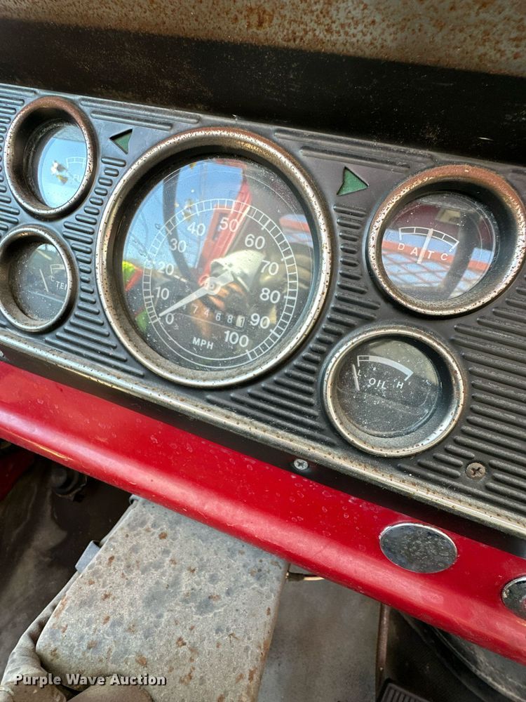 image for item DW2229 1978 Ford F604F fire truck