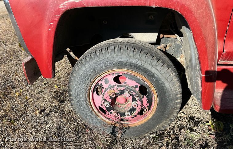 image for item DW2229 1978 Ford F604F fire truck