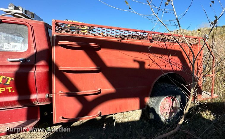 image for item DW2229 1978 Ford F604F fire truck