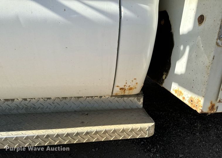 image for item DW2297 2000 Ford F550 Super Duty XL utility / service truck