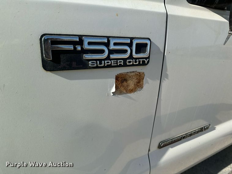 image for item DW2297 2000 Ford F550 Super Duty XL utility / service truck