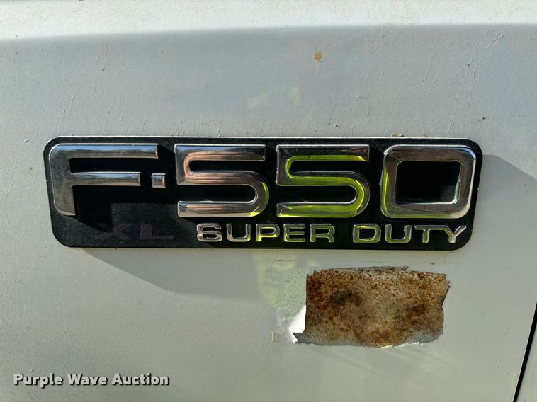 image for item DW2297 2000 Ford F550 Super Duty XL utility / service truck