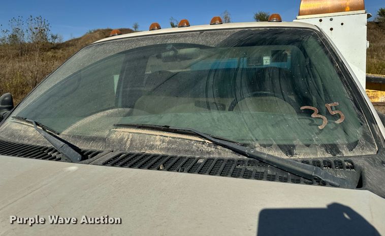 image for item DW2297 2000 Ford F550 Super Duty XL utility / service truck