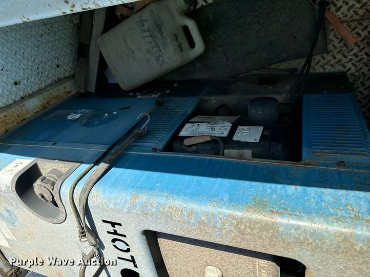 image for item DW2297 2000 Ford F550 Super Duty XL utility / service truck