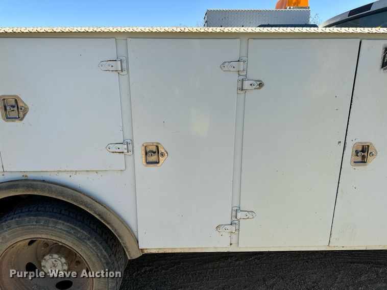 image for item DW2297 2000 Ford F550 Super Duty XL utility / service truck