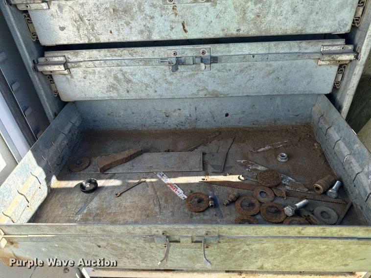 image for item DW2297 2000 Ford F550 Super Duty XL utility / service truck