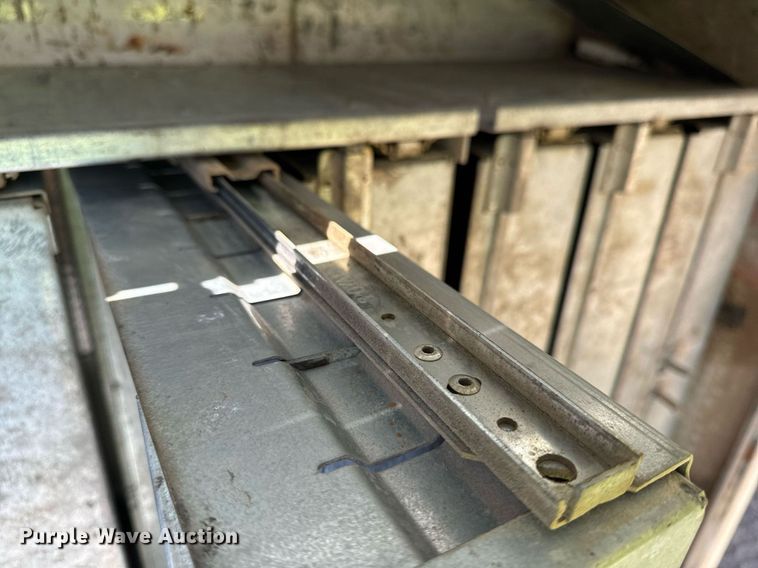 image for item DW2297 2000 Ford F550 Super Duty XL utility / service truck