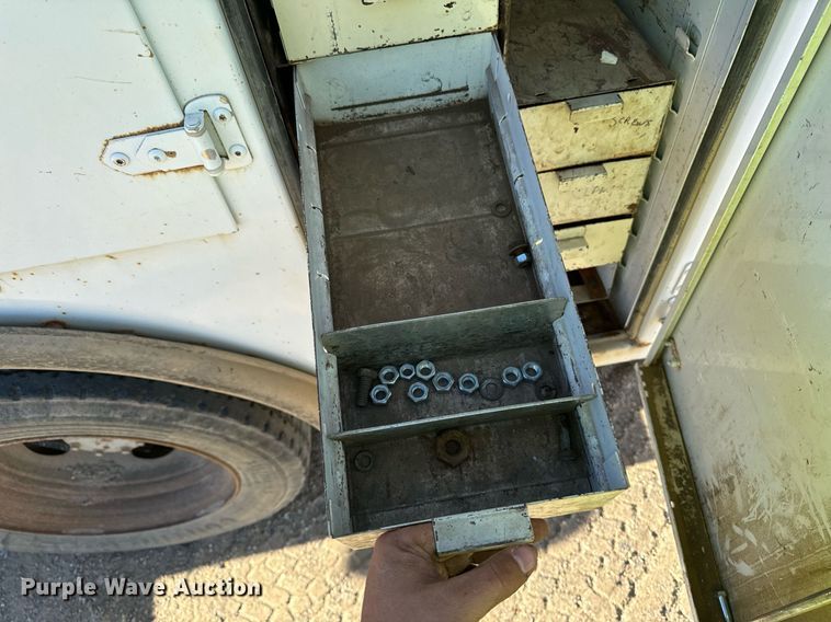 image for item DW2297 2000 Ford F550 Super Duty XL utility / service truck