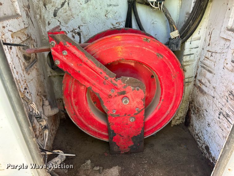 image for item DW2297 2000 Ford F550 Super Duty XL utility / service truck