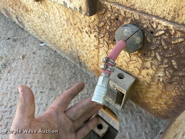 image for item DW2297 2000 Ford F550 Super Duty XL utility / service truck