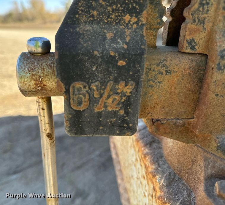 image for item DW2297 2000 Ford F550 Super Duty XL utility / service truck