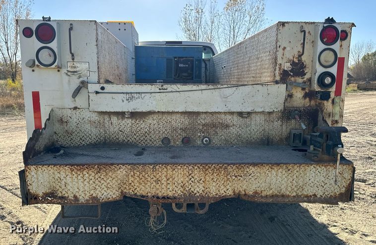 image for item DW2297 2000 Ford F550 Super Duty XL utility / service truck