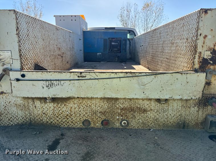 image for item DW2297 2000 Ford F550 Super Duty XL utility / service truck