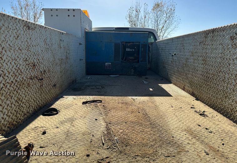 image for item DW2297 2000 Ford F550 Super Duty XL utility / service truck