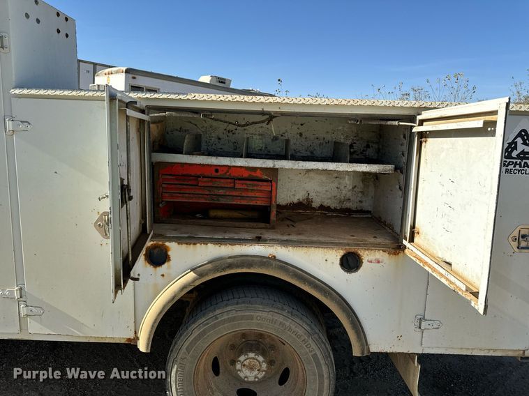 image for item DW2297 2000 Ford F550 Super Duty XL utility / service truck