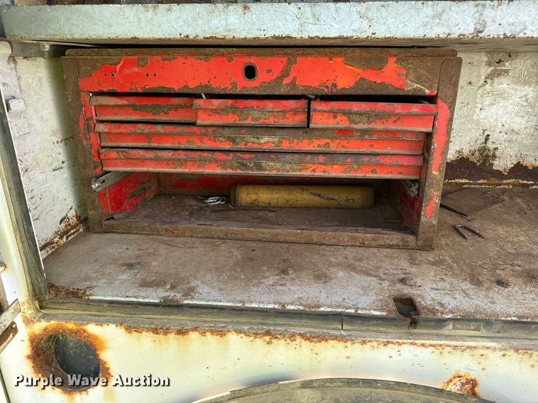 image for item DW2297 2000 Ford F550 Super Duty XL utility / service truck