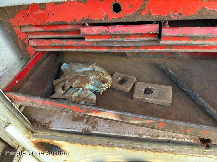 image for item DW2297 2000 Ford F550 Super Duty XL utility / service truck