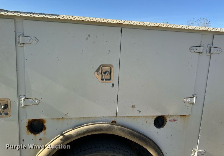 image for item DW2297 2000 Ford F550 Super Duty XL utility / service truck