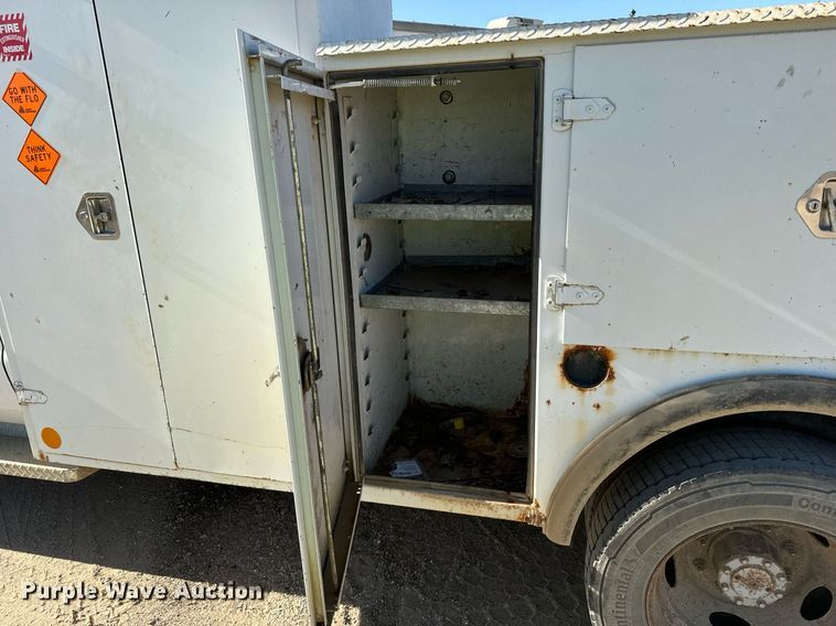 image for item DW2297 2000 Ford F550 Super Duty XL utility / service truck