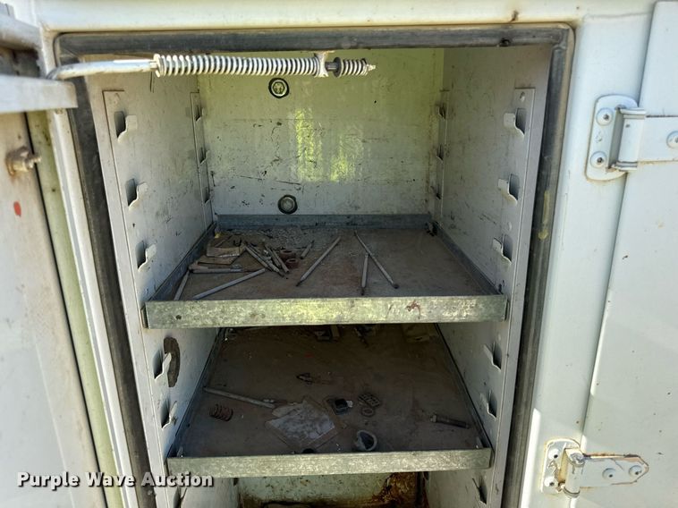 image for item DW2297 2000 Ford F550 Super Duty XL utility / service truck