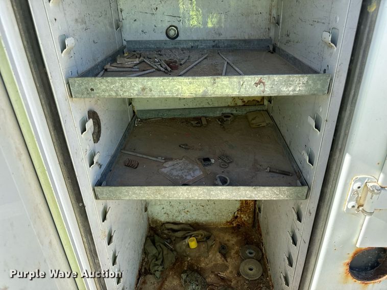 image for item DW2297 2000 Ford F550 Super Duty XL utility / service truck