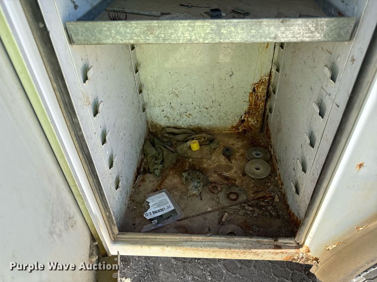 image for item DW2297 2000 Ford F550 Super Duty XL utility / service truck