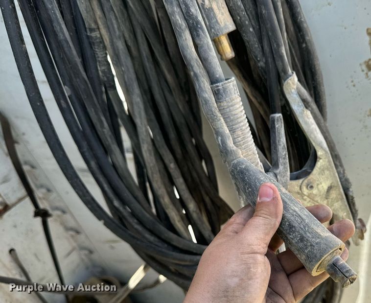 image for item DW2297 2000 Ford F550 Super Duty XL utility / service truck