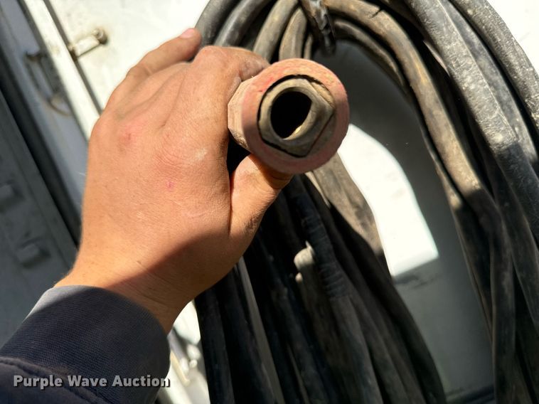 image for item DW2297 2000 Ford F550 Super Duty XL utility / service truck