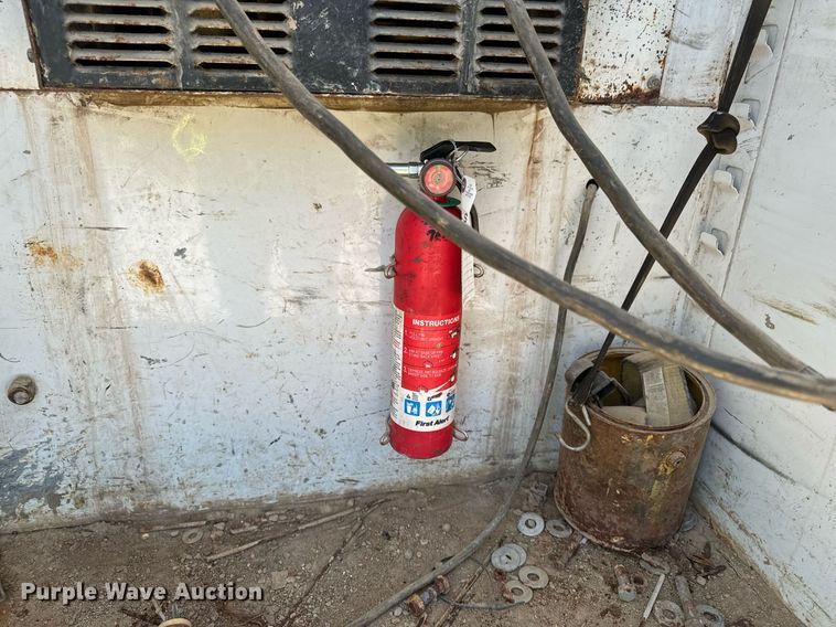 image for item DW2297 2000 Ford F550 Super Duty XL utility / service truck