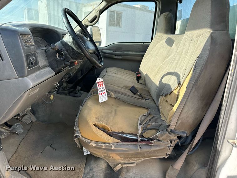 image for item DW2297 2000 Ford F550 Super Duty XL utility / service truck