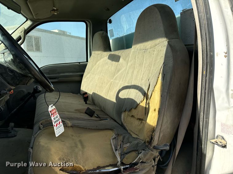 image for item DW2297 2000 Ford F550 Super Duty XL utility / service truck